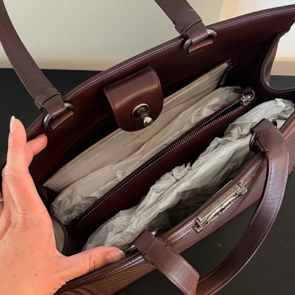 CHANEL Burgundy Large Chevron Tote - Picture 14 of 17